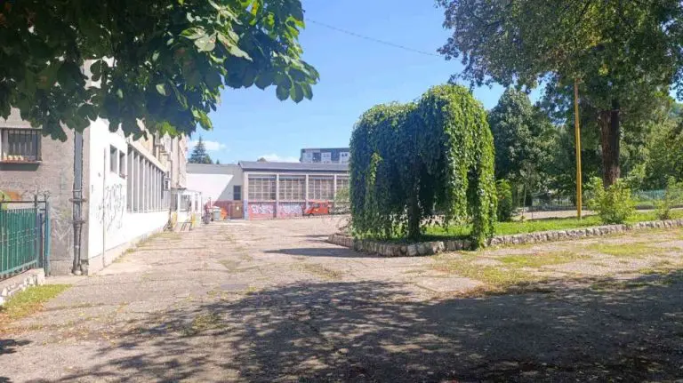 Maloljetnik u Tuzli osumnjičen za pokušaj ubistva vršnjaka, zatražen pritvor
