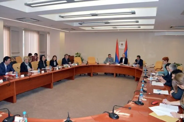 Drama na sjednici, Dževad Mahmutović zvao policiju jer mu je delegat prijetio