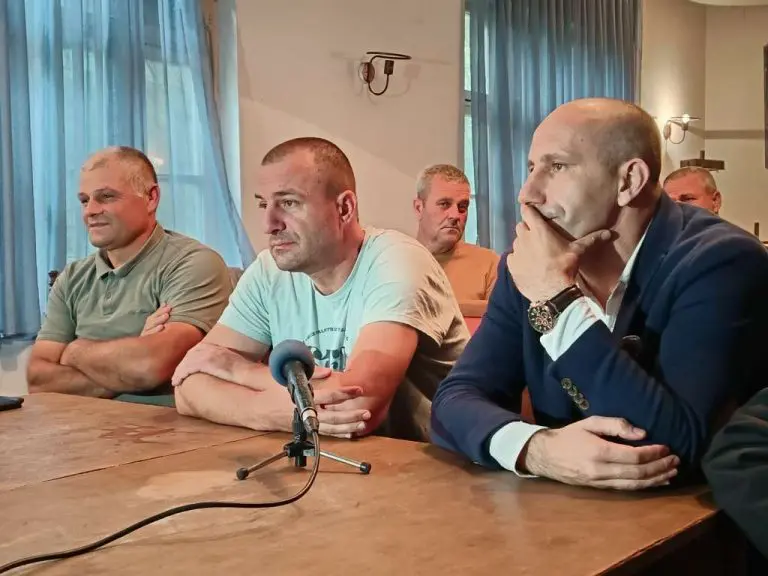 Zenički rudari ponovo bez plate, danas počinju štrajk glađu