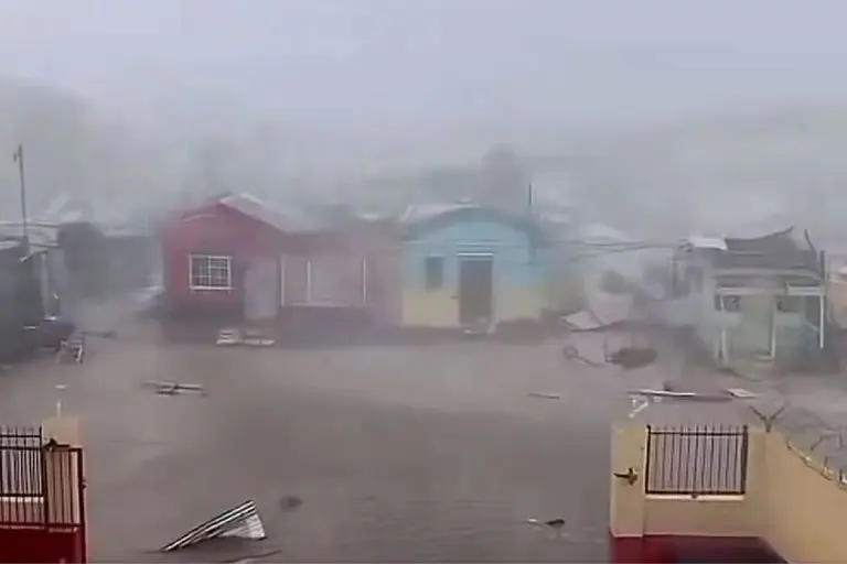 Jedan od najsnažnijih ugarana ikada pogodio Jamajku, snimci dramatični (VIDEO)