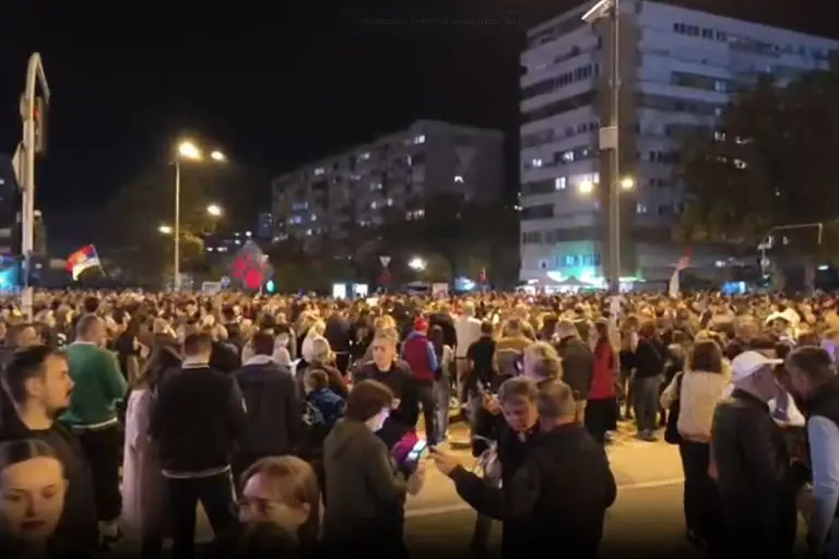 Novosađani dočekuju hiljade studenata i građana iz gradova širom Srbije (VIDEO)