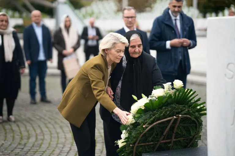 Ursula von der Leyen u Potočarima: “EU će zauvijek pamtiti genocid u Srebrenici”