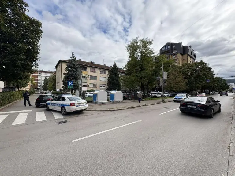 Uhapšeni zbog napada na policiju predani tužilaštvu u Banjaluci: Savjetnik direktora policije RS danas penzionisan!