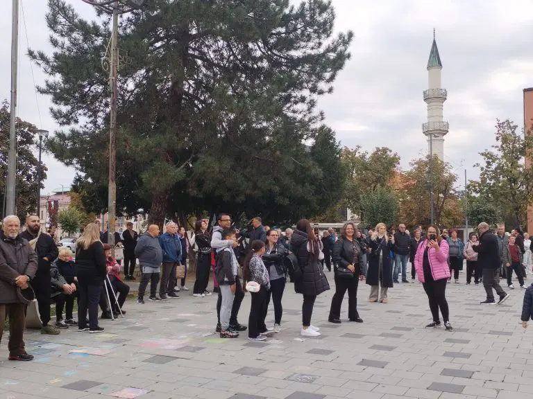 Bijeljina se oprostila od Halida Bešlića: Legenda koja živi i živjeće kroz pjesmu