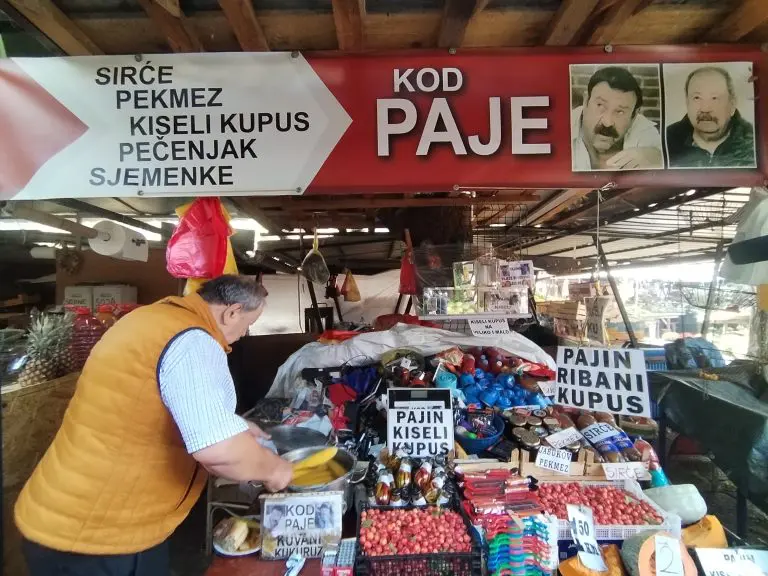 Pajin kuvani kukuruz: Kako je prodavac s bijeljinske pijace postao lokalna zvijezda zahvaljujući sličnosti s Pavlom Vuisićem
