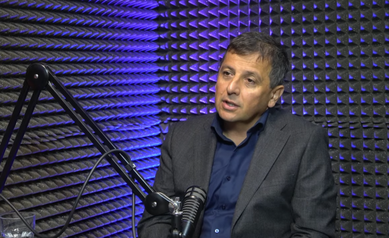 Nebojša Vukanović: “Na zgradu Narodne skupštine RS danas treba staviti veliku bijelu zastavu!”