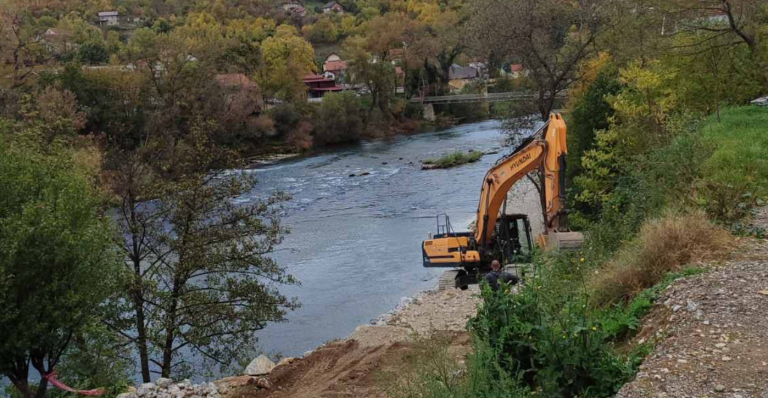 Nastavljeni nelegalni radovi u koritu Vrbasa ?!!!