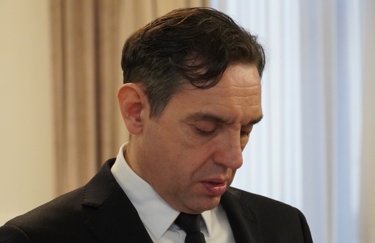 Vulin “ošamario” Dodika i Narodnu skupštinu RS, u Republici Srpskoj muk. Zašto?