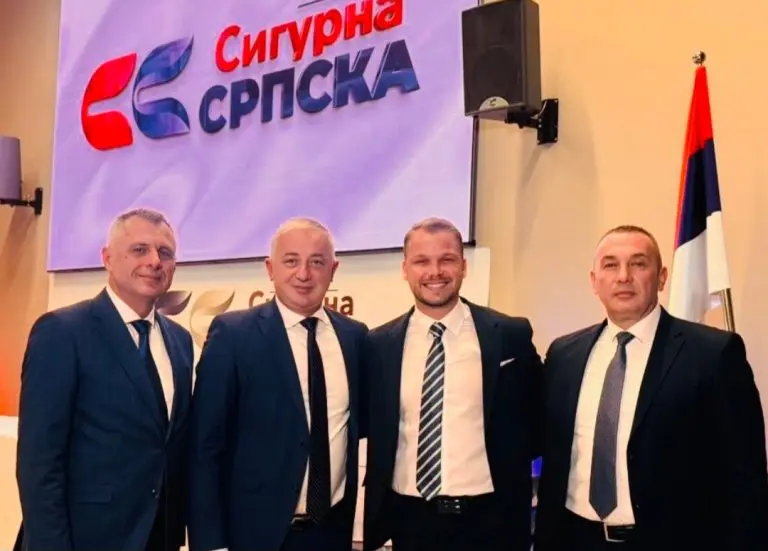 Na Borenovićev komentar Pokreta Draška Stanivukovića Crnadak je odgovorio “Uh”