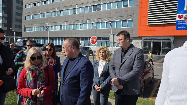 Opozicija traži promjenu rukovodstva i uređivačke politike RTRS: “Režim kidnapovao javni servis, moramo ga oteti iz kandži SNSD‑a”