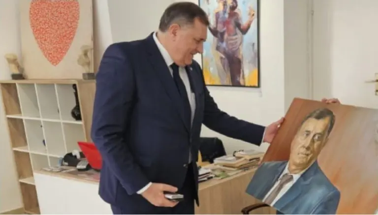 Vlada zabranila da se skidaju Dodikove slike u institucijama Srpske!?