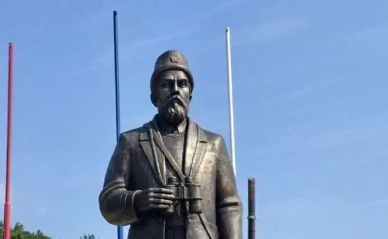 Spomenik zločincu Đurišiću