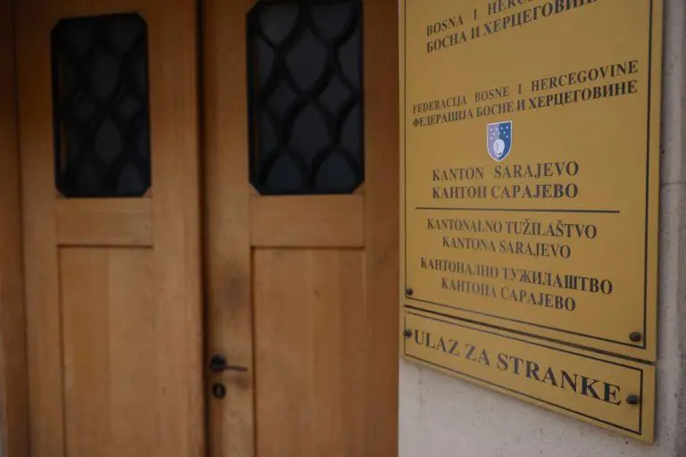 Akcija Koverta: Pretresi u Ministarstvu finansija KS, Službi za zapošljavanje…