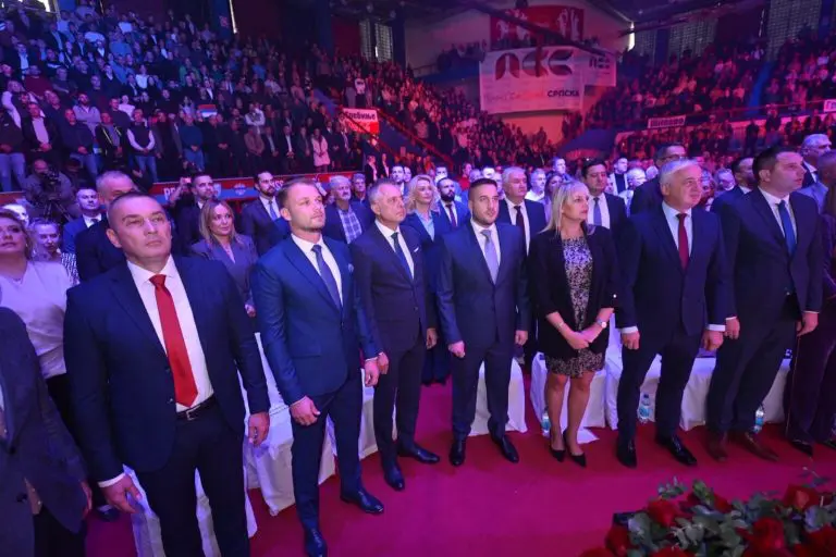 Hiljade građana na osnivačkoj konvenciji Pokreta “Sigurna Srpska” u Banjaluci