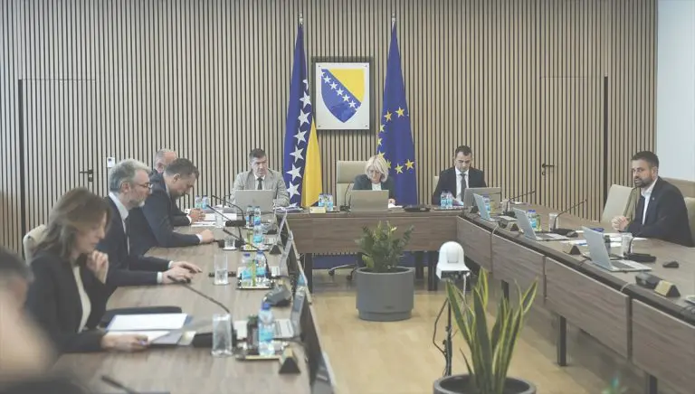 Vijeće ministara BiH usvojilo nacrt budžeta: Po 1.000 KM pomoći za zaposlenike u državnim institucijama