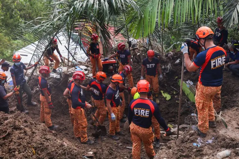 Vanredno stanje na Filipinima: Više od 240 mrtvih ili nestalih nakon tajfuna Kalmaegi