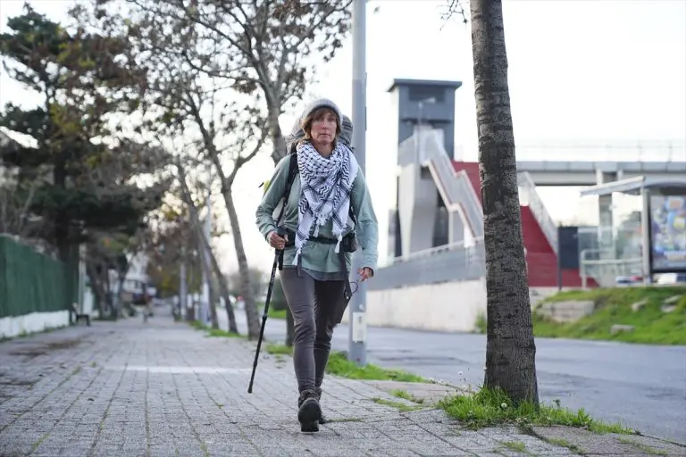 Više od šest mjeseci pješači kako bi prikupila pomoć za Palestince