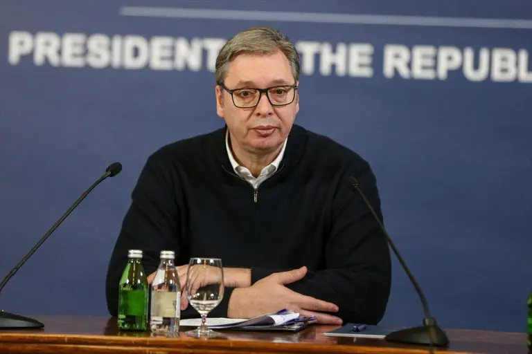 Vučić: Dali smo dozvolu za zatvaranje rafinerije NIS, platni promet obezbijeđen do kraja sedmice
