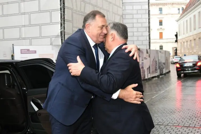 Dodik i Vučić šalju svoje stručnjake da pomognu Orbanu na izborima u Mađarskoj?!
