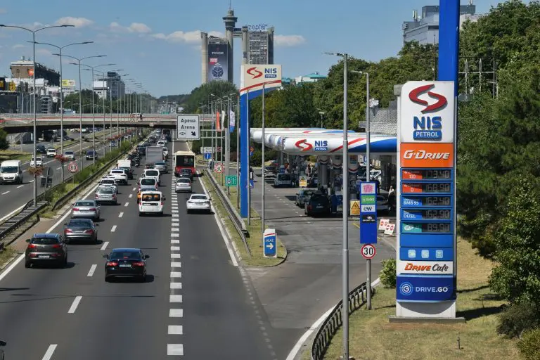 Srbija između sankcija i šatora: Specijalna operacija za Ginisa