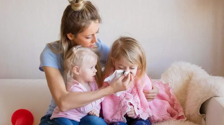 Roditelji, da li ste spremni: Istraživanje otkrilo ko najviše širi viruse