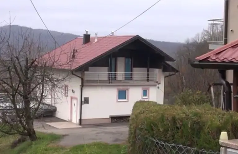 Kuća u Federaciji, dvorište u RS- pogledajte šta o svemu kažu mještani…