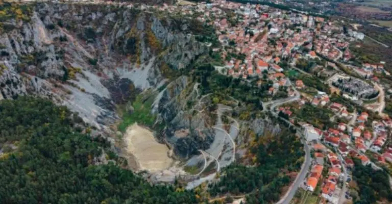 Poznato jezero u komšiluku totalno presušilo