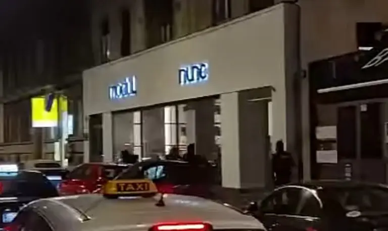 Policija lovila maskirane mladiće među autima u Zagrebu