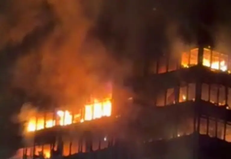 Gori simbol Zagreba!