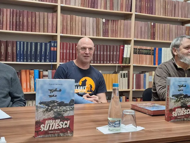 Knjiga “Bitka na Sutjesci – Pakao u raju” čuva od zaborava zajedničku istoriju na koju treba da budemo ponosni