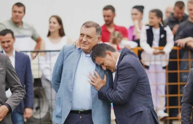 Dodik se Đajića odrekao samo iz jednog razloga: Sve što se sad dešava ukazuje da će SNSD zataškati istragu o kesi droge