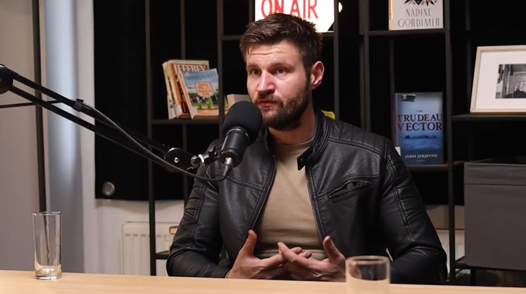 Gej, Slaveni: Nepravda napada k'o pe*eri sa Zapada