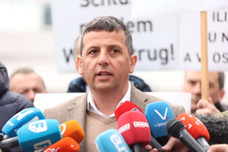 Oglasio se Vukanović: “Pored Dodika nema Banjca, Nešića, Đokića…”