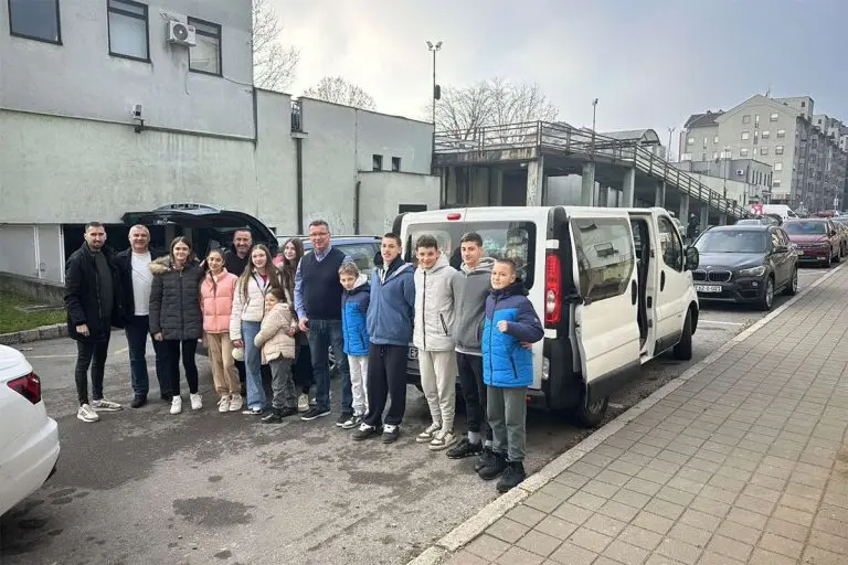 „Raja sa trgića“ iz Borika donirala 1.000 KM i više od 200 paketića Mozaiku prijateljstva