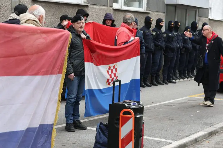 Ustaški pokliči i policija: Drama ispred stana gradonačelnika Zagreba