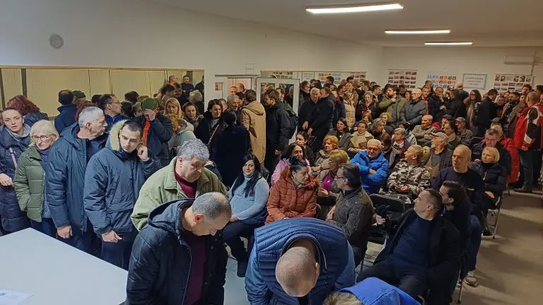 BROJNI GRAĐANI PROTIV BETONIZACIJE: Mještani Rosulja jasno rekli NE izgradnji 16 zgrada u ovom naselju!