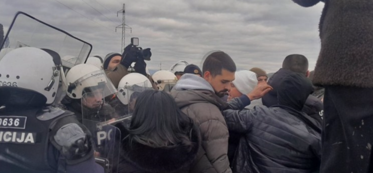 HAOS! Poslani kordoni policije, uhapšeni građani, ali i predsjednik opštine