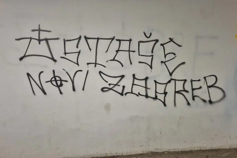 Skandalozni grafiti u Zagrebu: Ustaški simboli uz poziv na ubistvo Pupovca