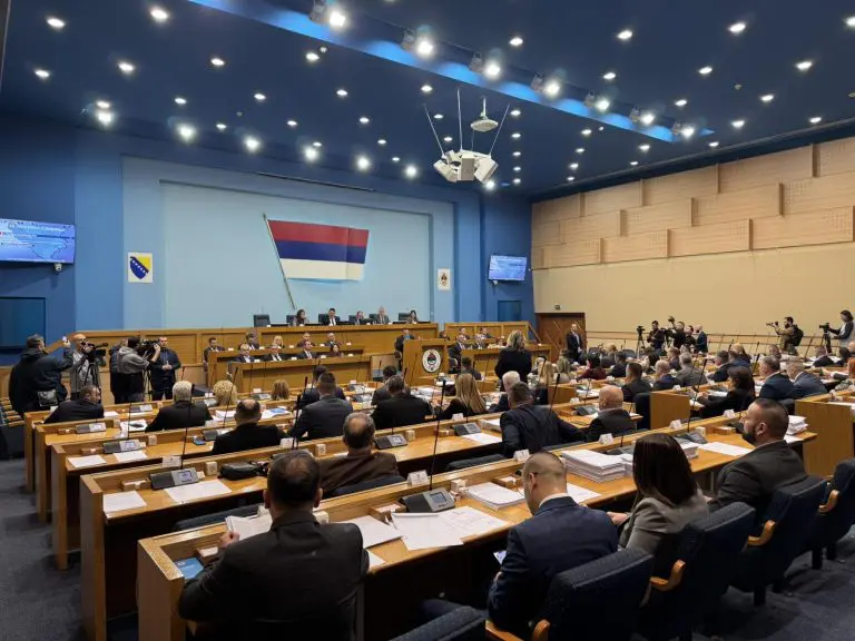 Počela Posebna sjednica NSRS