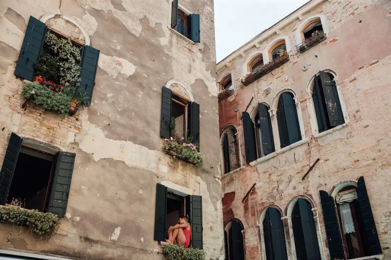 Ovaj grad nudi 100.000 eura da se preselite i da kupite nekretninu za 1 euro: Živjećete na jednom od najljepših mjesta na svijetu, ali pod dva uslova