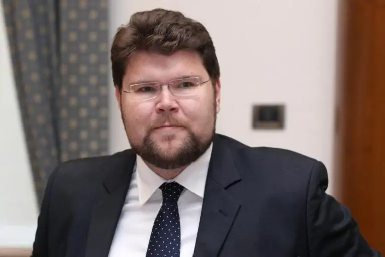 Dok sam ja gradonačelnik Thompson neće pjevati u Puli