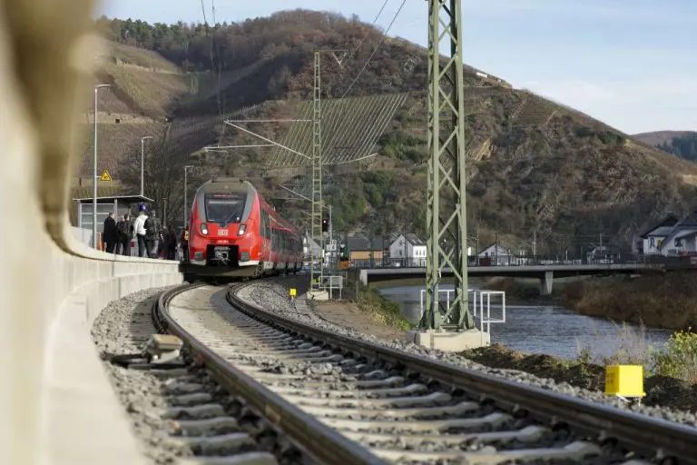 Njemački javni prevoz u ponedjeljak pred kolapsom: Sindikat najavljuje gotovo opšti štrajk