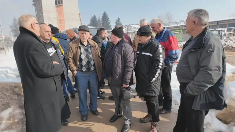 Radnici Famosa ponovo na ulici: Deset godina bez plata, Ćosića pitaju gdje je novac od prodaje imovine