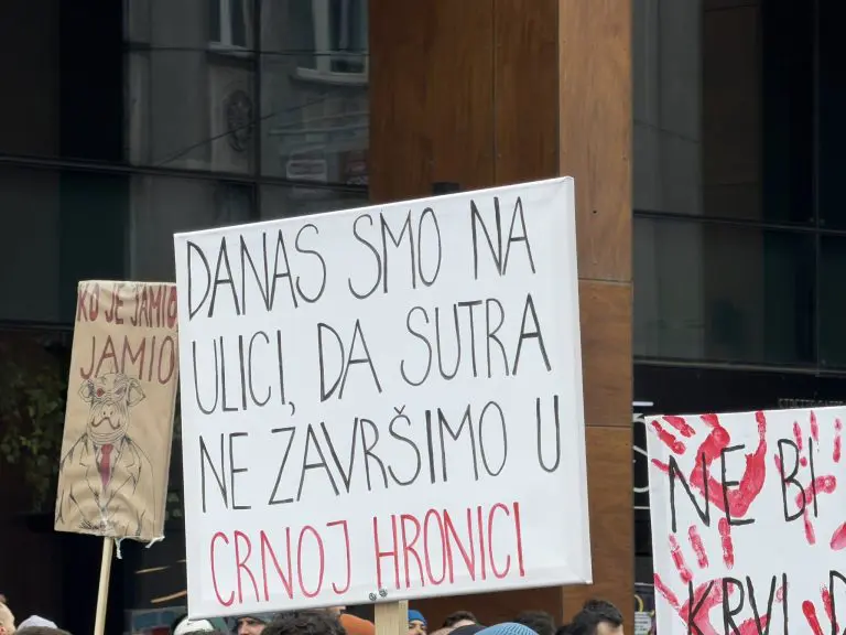 Sarajlije na protestu poručile: Danas smo na ulici da sutra ne bismo završili u crnoj hronici