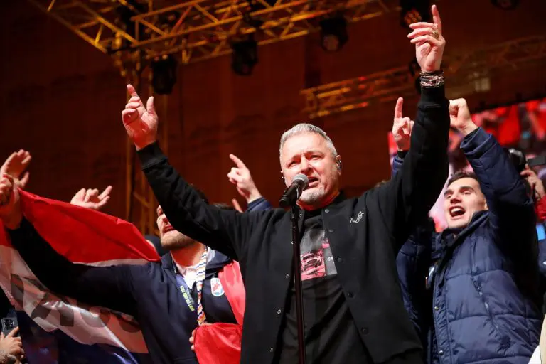 Rukometaši Hrvatske dočekani u Zagrebu uz nastup kontroverznog Thompsona uprkos zabrani gradske uprave