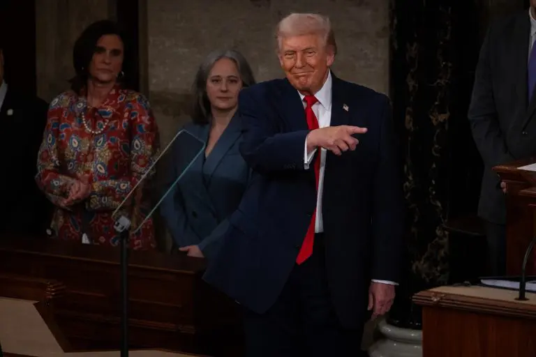 Donald Trump bi prognao kongremenske Ilhan Omar i Rashidu Tlaib, obrušio se i na Roberta De Nira