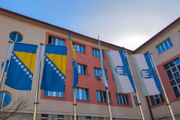 Grad u BiH ukida povlašteni zakup političkim partijama