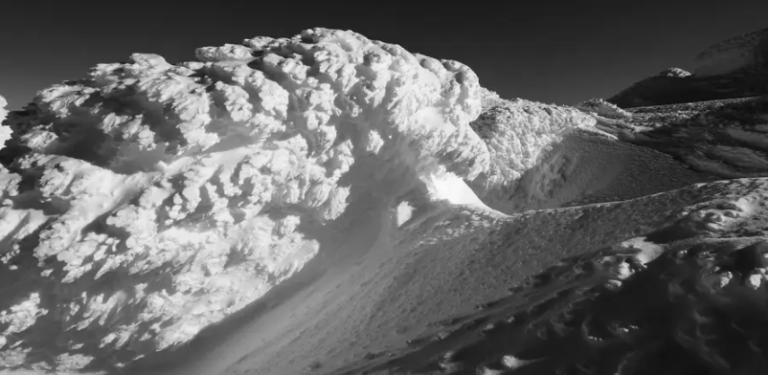 Jedna od najsmrtonosnijih lavina: Poginulo osam skijaša, preživjeli se zaštitili ceradama