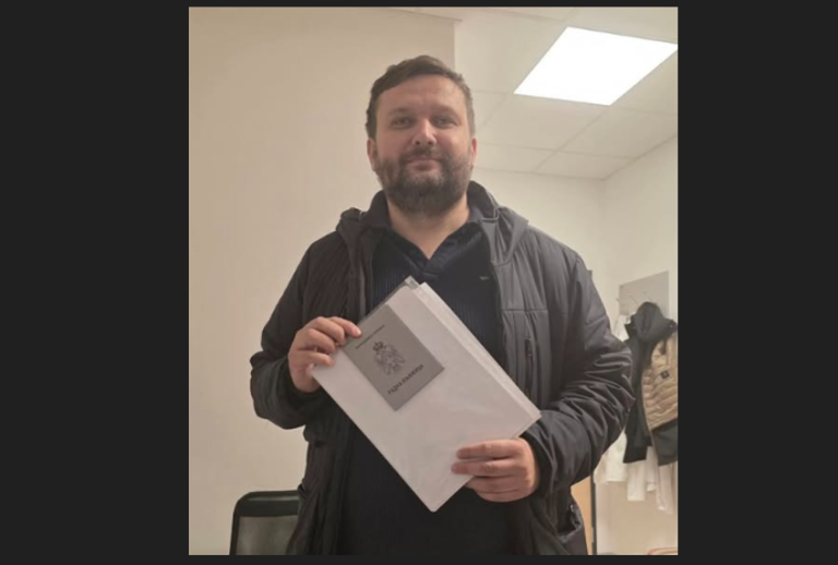 “Rasipamo bisere uz put…”: Dr Mišić nakon 17 godina napustio bolnicu i uzeo radnu knjižicu