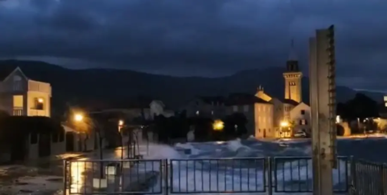 Haos na Jadranu: More ušlo u kuće, ostrva odsječena od kopna